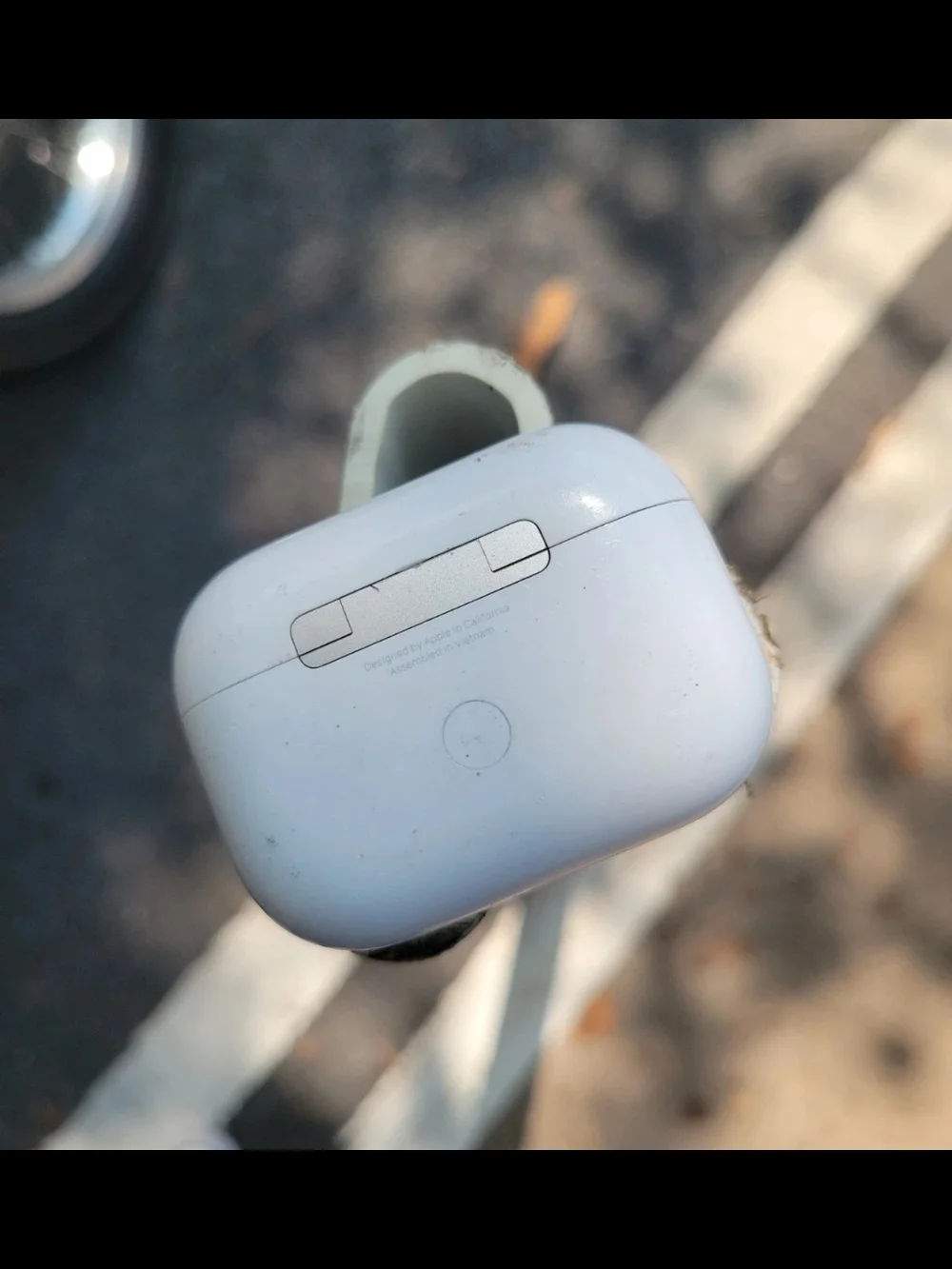 APPLE 2ND GEN  Wireless Earbud Charging Case ONLY